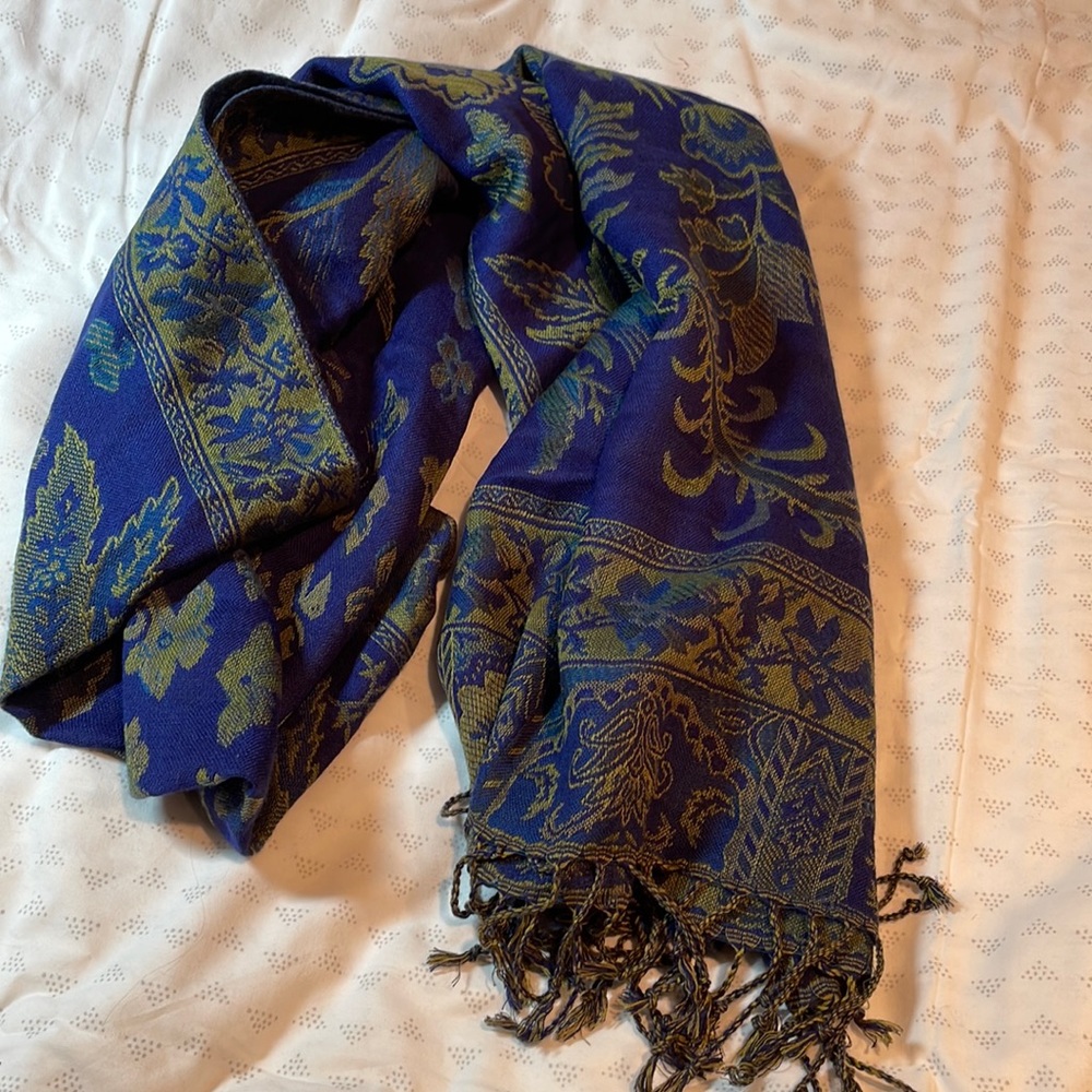 Reversible Scarf/shawl